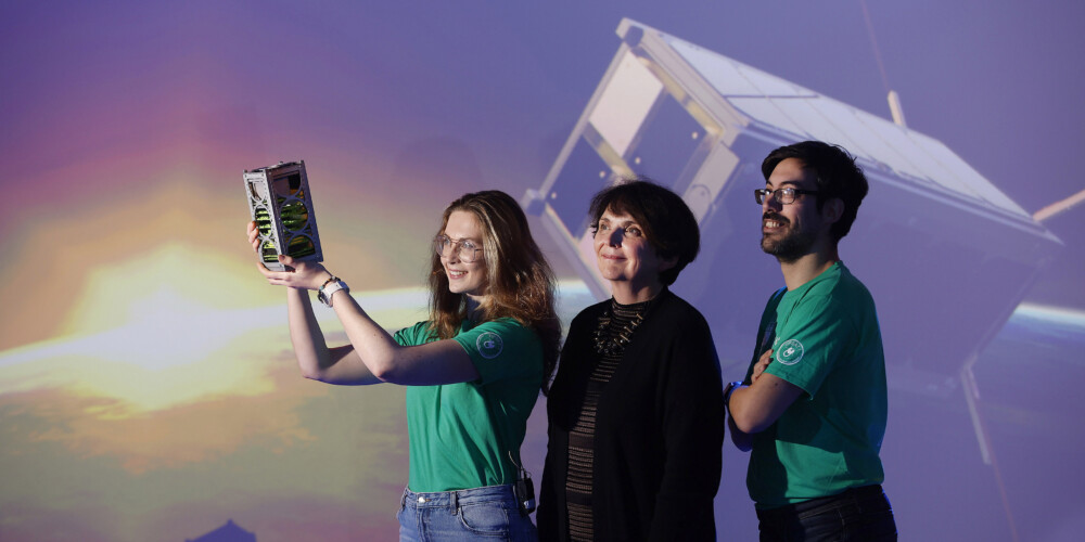 Pictured at a UCD event to mark the launch of the EIRSAT-1, Ireland's first satellite which is due to launch this evening on the Space X Falcon 9 rocket from Vandenburg Air Force Base in California are UCD President, Professor Orla Feely, Laura Cotter and Antonio Martin-Carrillo (both EIRSAT-1 team members)